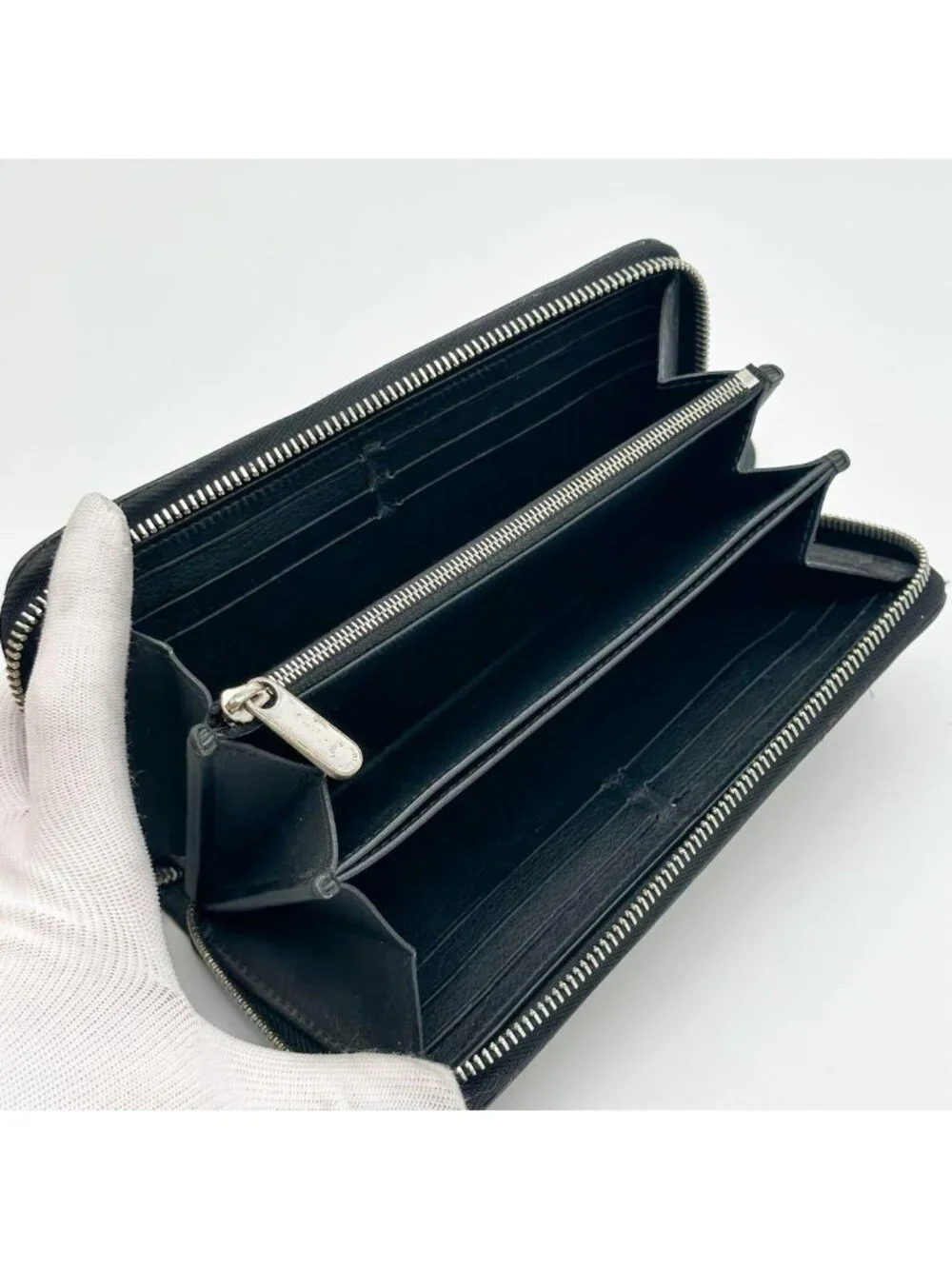 Louis Vuitton Zippy Wallet Mahina Monogram Round - Picture 8 of 13